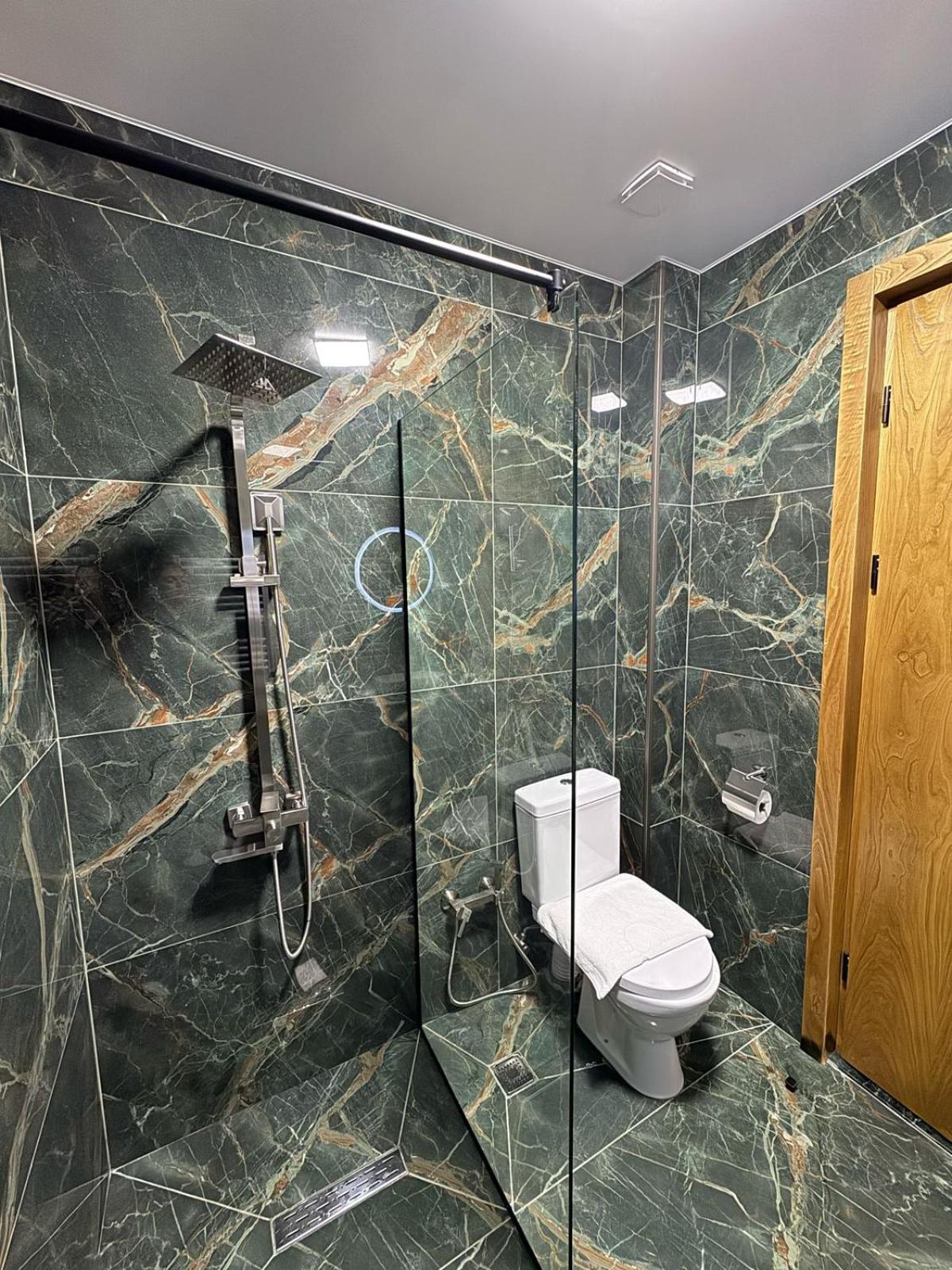 Kazbegi Hotel Grand View Bilik gambar